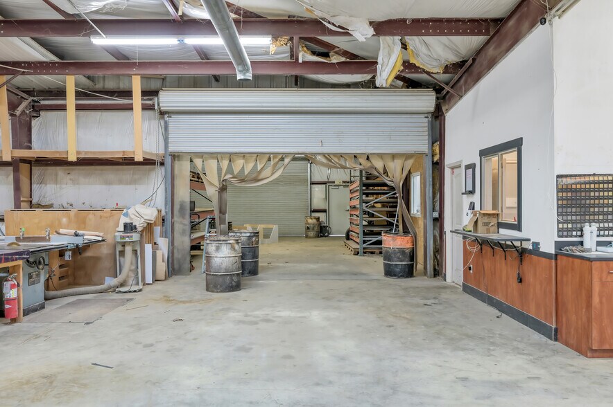 More Photos Of 2745 Interstate 45 S, New Waverly Manufacturing For Lease