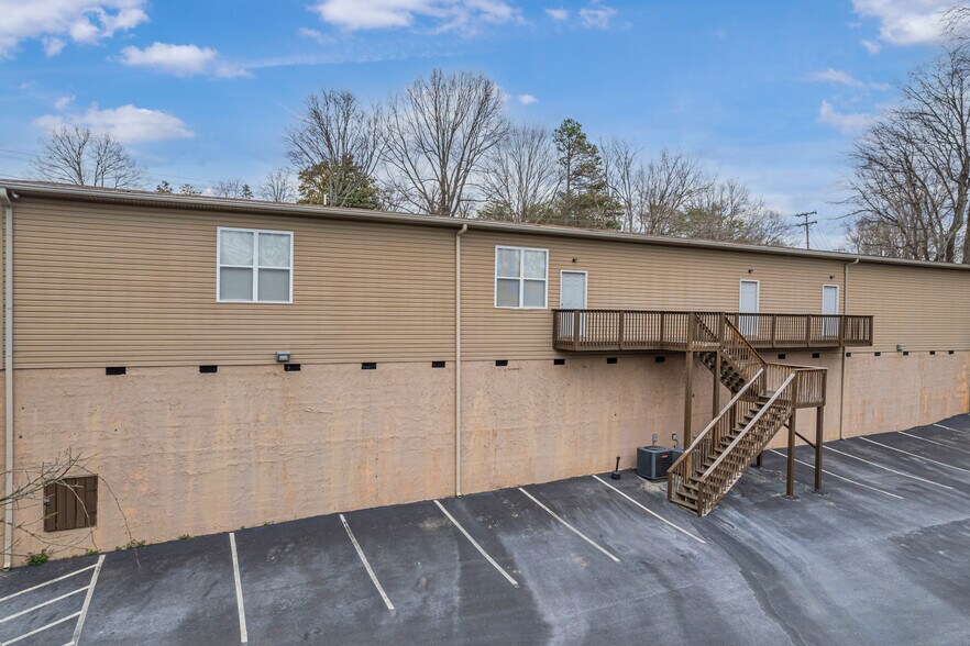 More Photos Of 1039 Boyds Crk, Seymour Freestanding For Sale