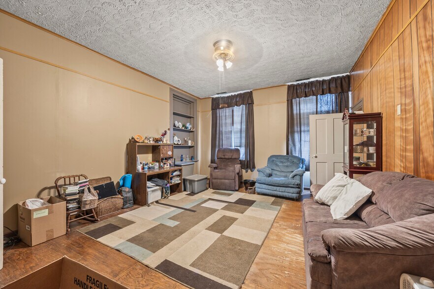 More Photos Of 225 S Sandusky Ave, Bucyrus Storefront Retail Residential For Sale