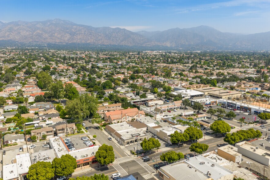 More Photos Of 9403 Las Tunas Dr, Temple City Freestanding For Sale