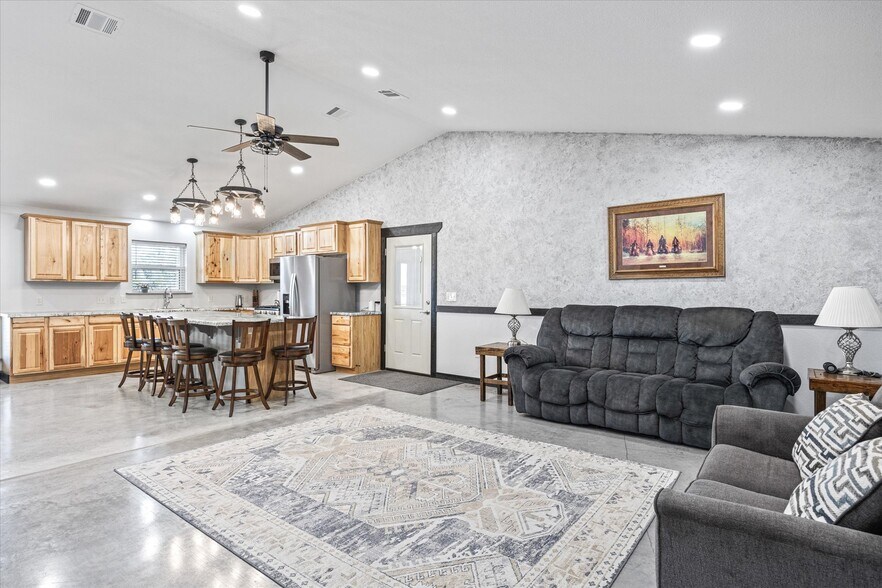 More Photos Of 7703 Prairie Creek Ln, Tolar Contractor Storage Yard For Sale