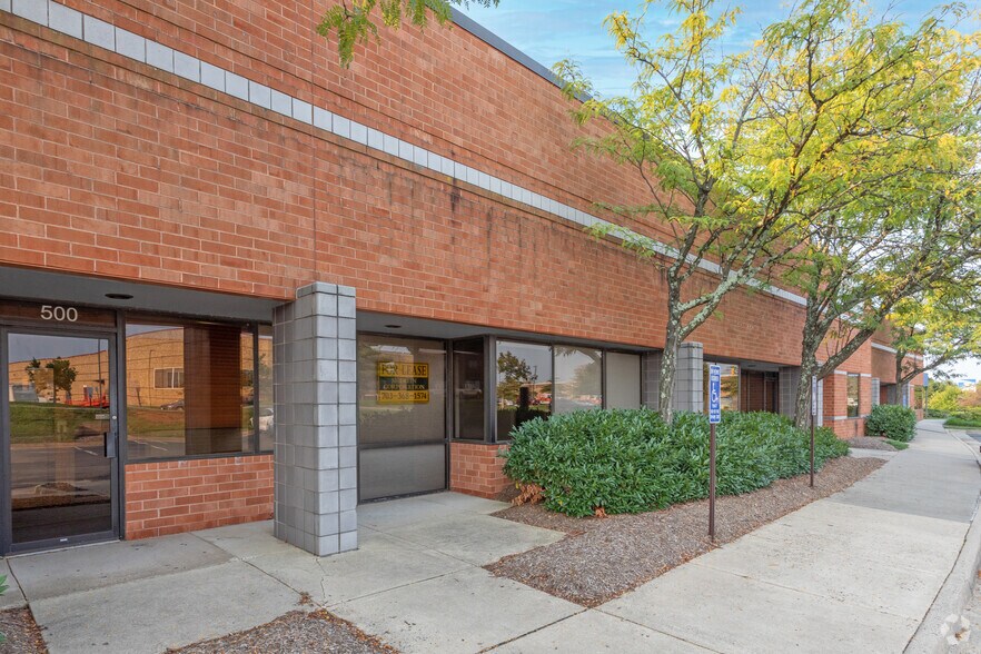 More Photos Of 14231 Willard Rd, Chantilly Light Distribution For Lease