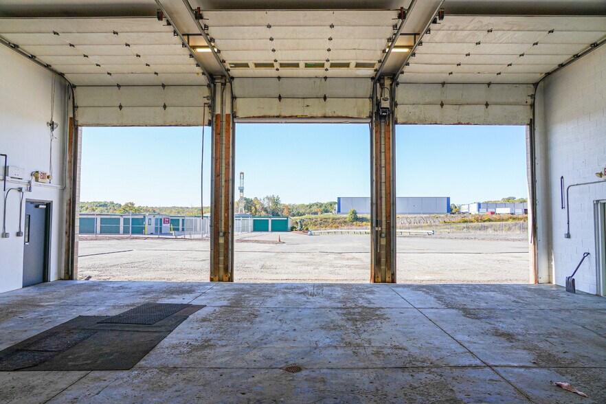 More Photos Of 102 Cecil Henderson Rd, Canonsburg Service For Lease