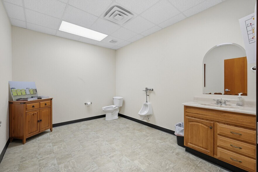 More Photos Of 16430 W US Highway 380, Ponder Warehouse For Sale