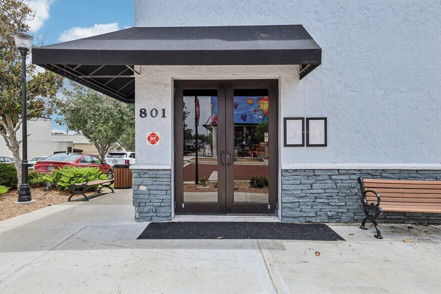 More Photos Of 801 W Montrose St, Clermont Restaurant For Sale