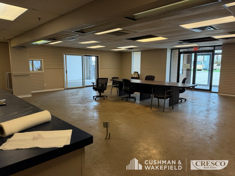 More Photos Of 201 Williams St, Elyria Warehouse For Sale