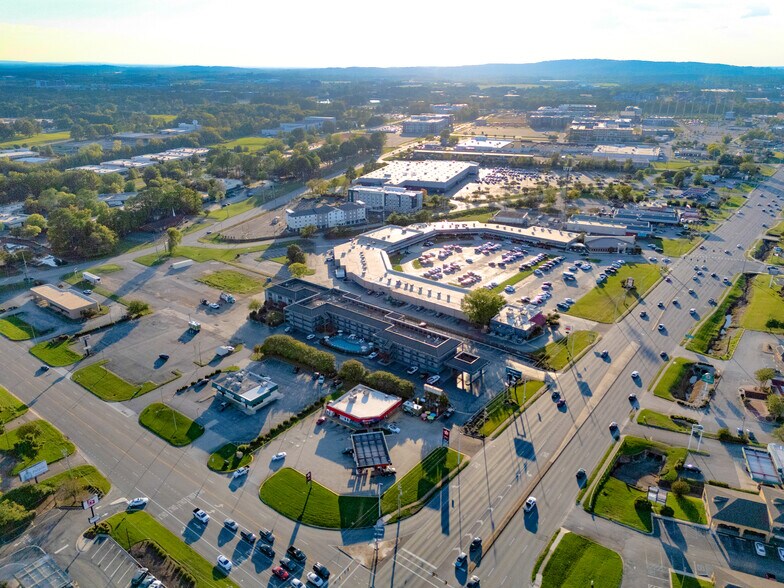 More Photos Of 4815 University Dr NW, Huntsville Hotel For Sale