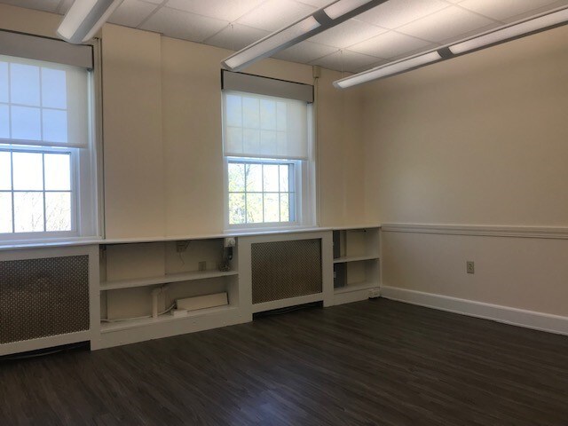 More Photos Of 9 Green St, Augusta Office For Lease