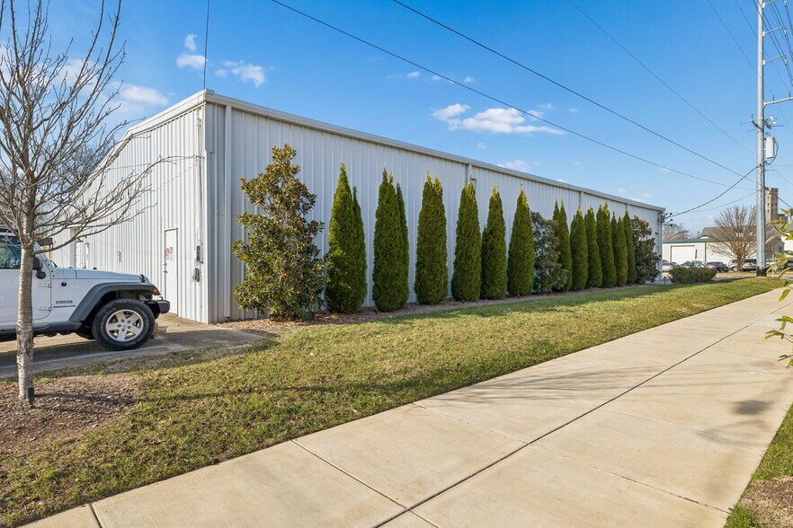 More Photos Of 5101 Kentucky Ave, Nashville Office For Sale