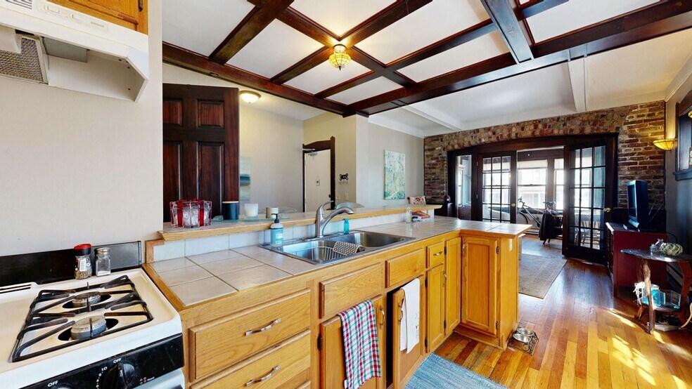 More Photos Of 604 Holly Ave, Saint Paul Apartments For Sale