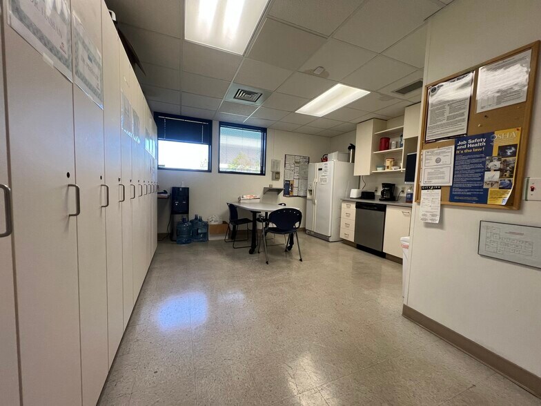 More Photos Of 872 Ohio Pike, Cincinnati Medical For Sale