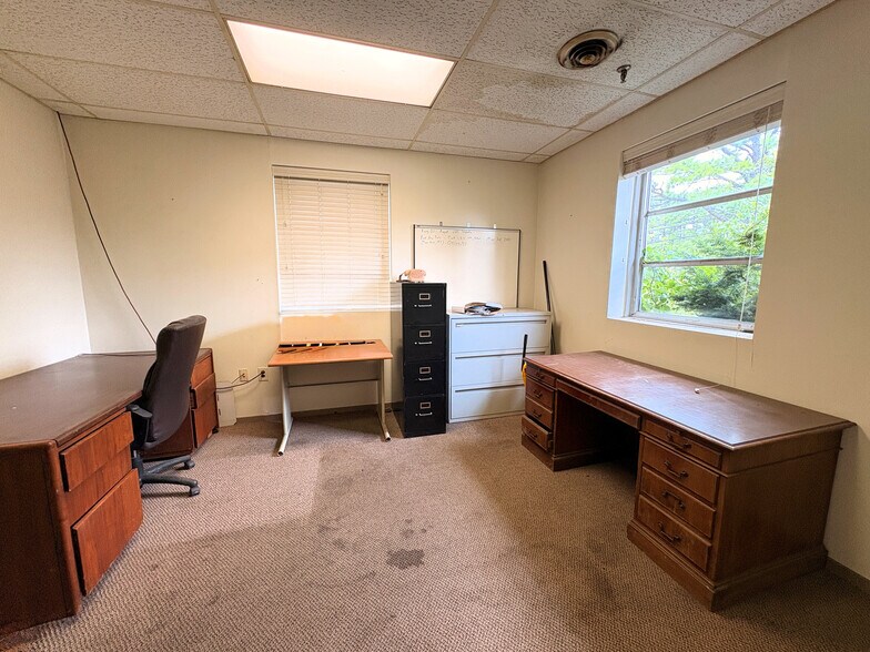 More Photos Of 5 Canale Dr, Egg Harbor Township Manufacturing For Lease