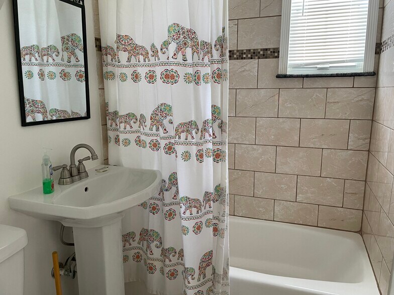 More Photos Of 21544 Overseas Hwy, Cudjoe Key Hotel For Sale