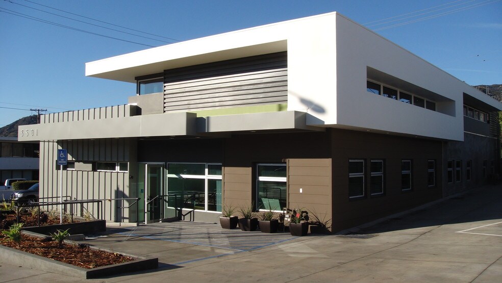 Primary Photo Of 3501 Ocean View Blvd, Glendale Office For Lease