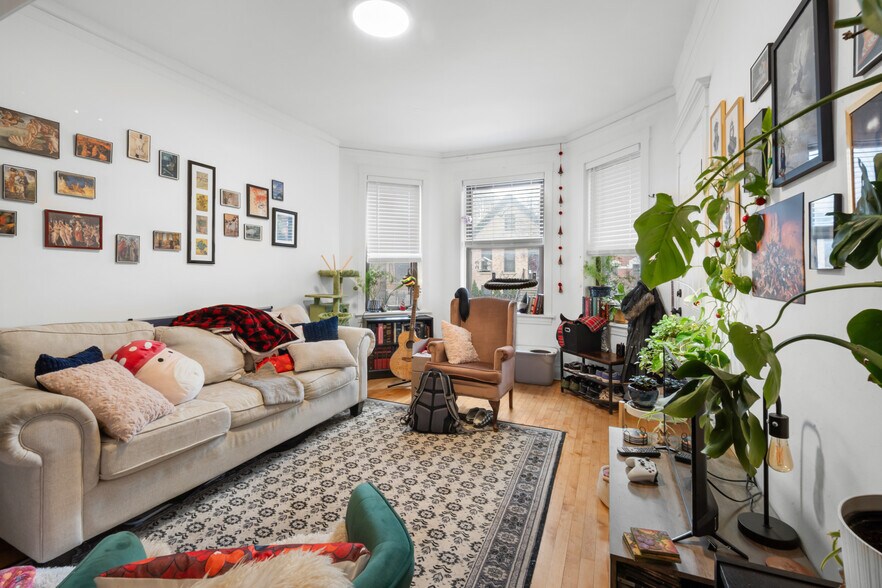 More Photos Of 1133 N Winchester Ave, Chicago Apartments For Sale