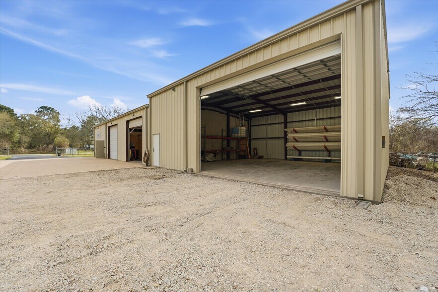 More Photos Of 14102 Pine Meadow Ln, Tomball Warehouse For Lease