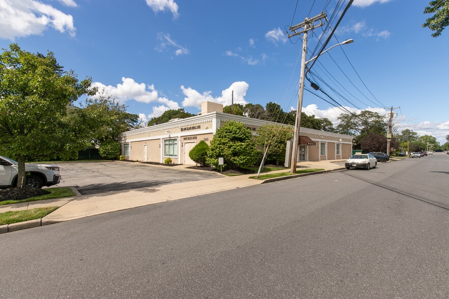 More Photos Of 3460 Great Neck Rd, Amityville Medical For Sale