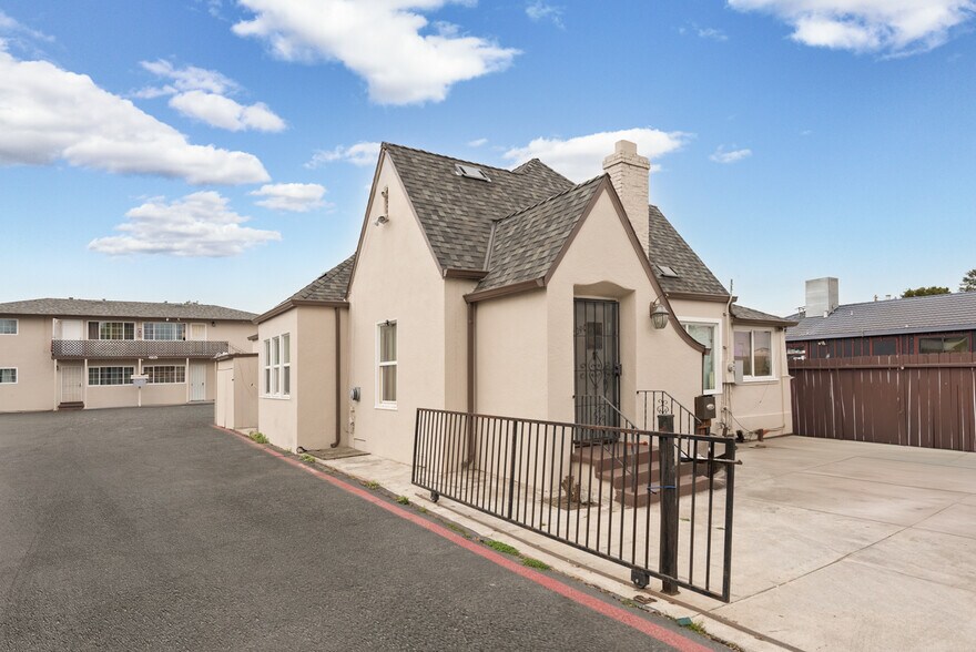 More Photos Of 2090 Marina Blvd, San Leandro Apartments For Sale