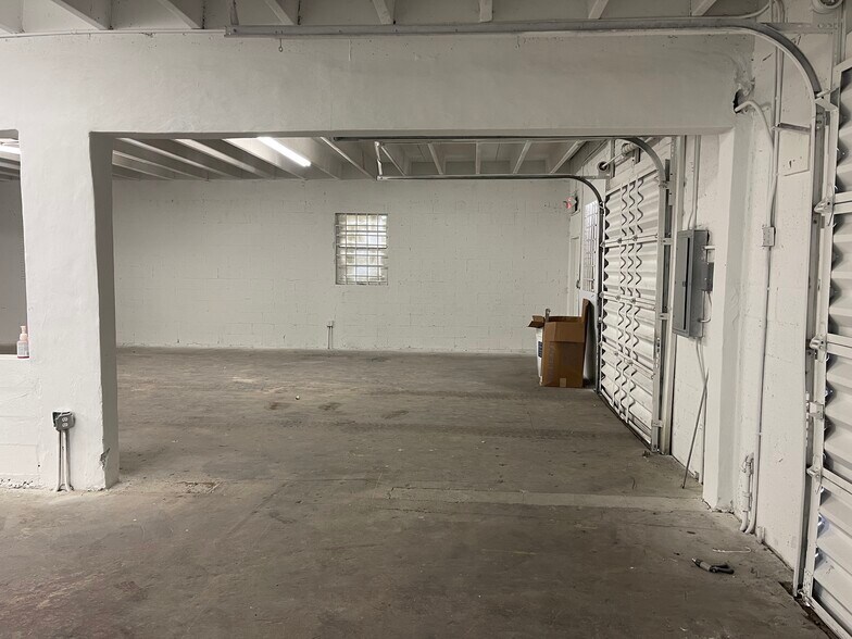 More Photos Of 2130 SW 56th Ter, West Park Warehouse For Lease
