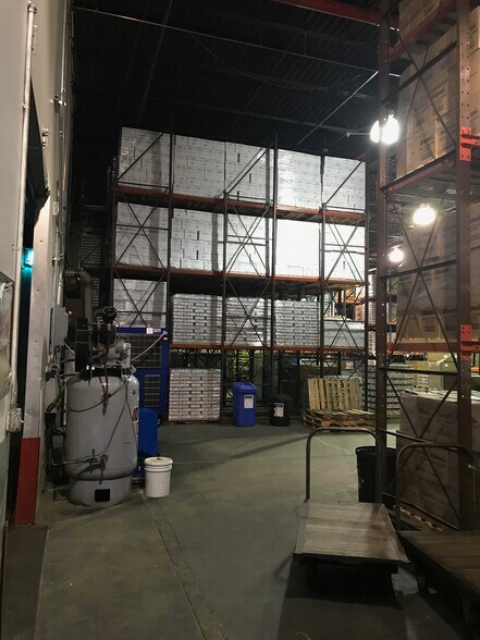 More Photos Of 18-81 Steinway St, Astoria Warehouse For Sale