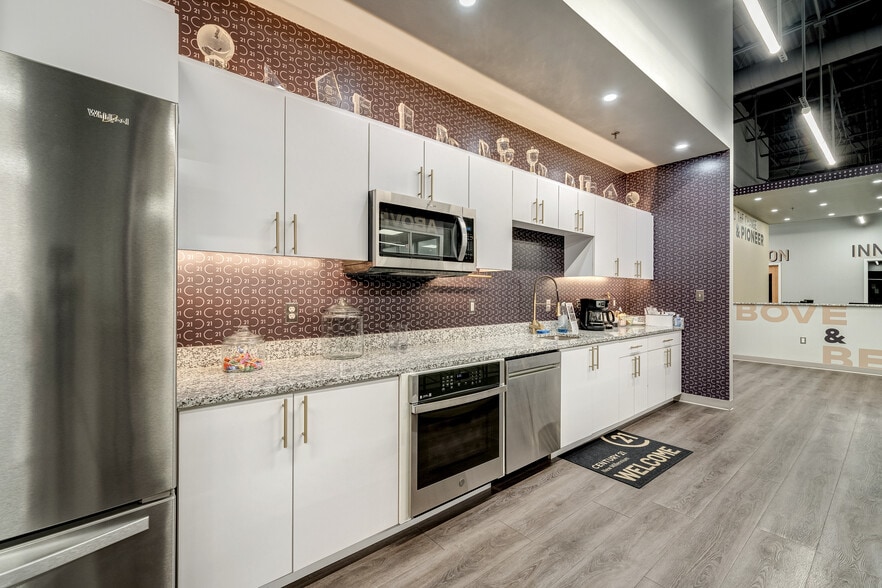 More Photos Of 5990 Kingstowne Towne Ctr, Alexandria Coworking Space