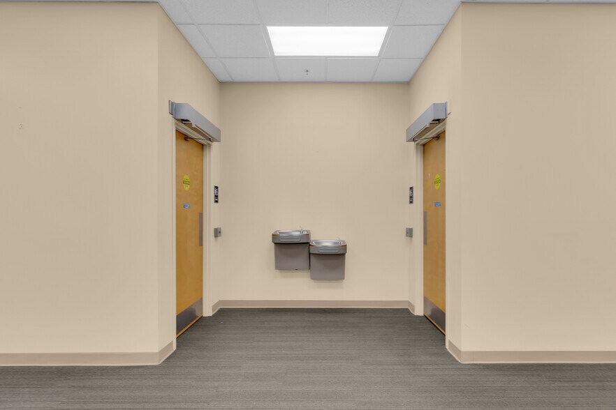 More Photos Of 1201 E Oak St, Kissimmee Office For Sale