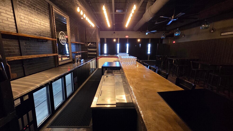 More Photos Of 508 Orapax St, Norfolk Restaurant For Lease