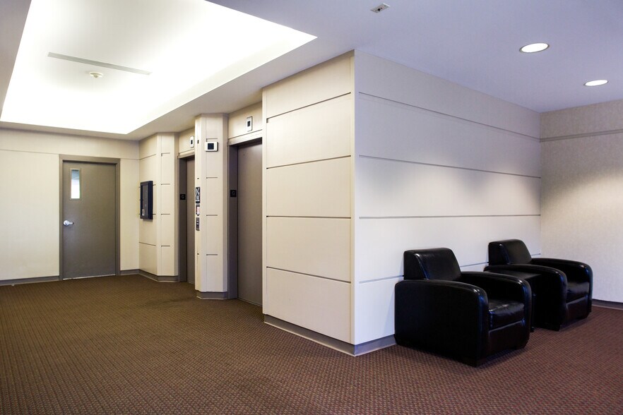 More Photos Of 675 Old Ballas Rd, Creve Coeur Medical For Lease
