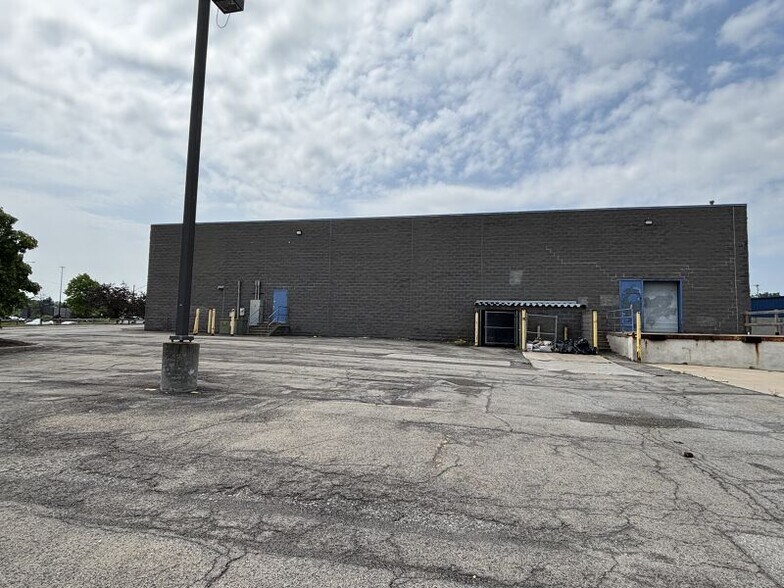 More Photos Of 1181 N Greece Rd, Rochester Freestanding For Sale