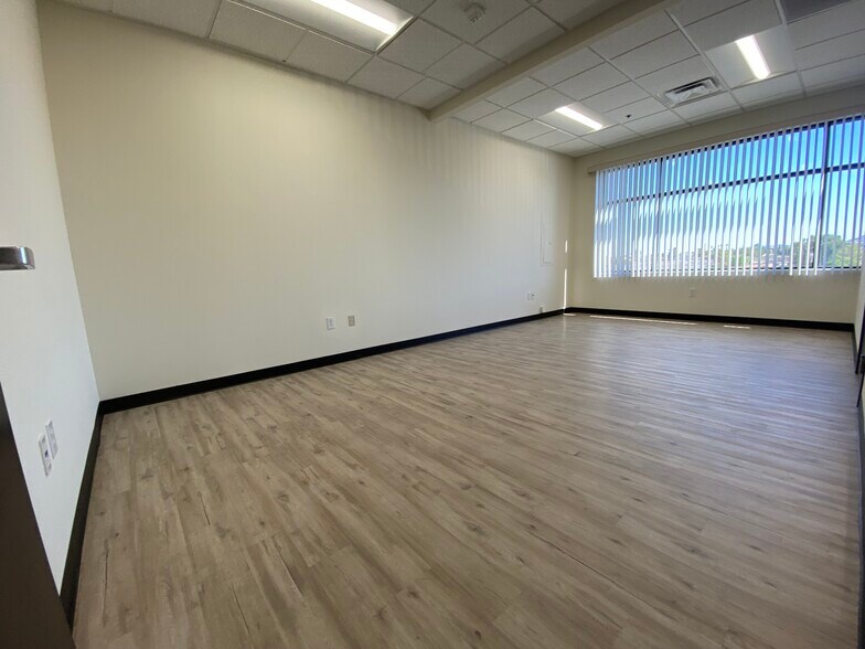 More Photos Of 9480 S Eastern Ave, Las Vegas Storefront Retail Office For Lease