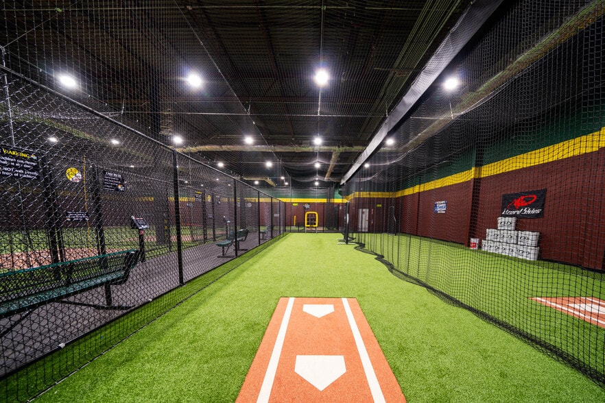 More Photos Of 3520 McCann Rd, Longview Department Store For Lease