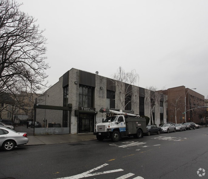 Primary Photo Of 813 Quentin Rd, Brooklyn Medical For Lease