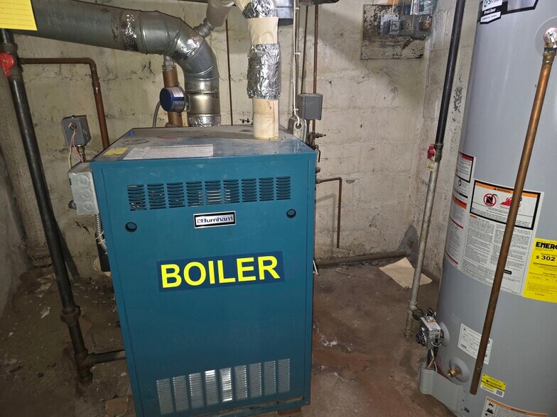 More Photos Of 92-18 Liberty Ave, Ozone Park Storefront Retail Residential For Sale