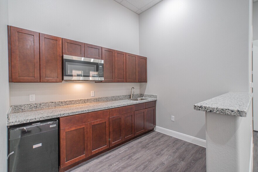 More Photos Of 350 Nursery Rd, Spring Unknown For Lease