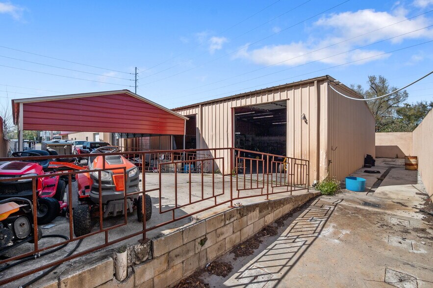 More Photos Of 7941 N Armenia Ave, Tampa Freestanding For Lease