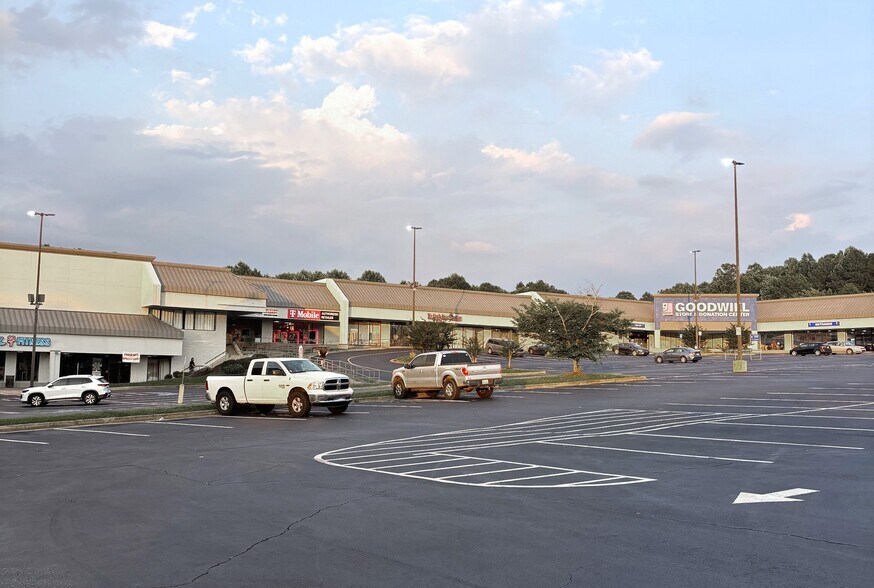 More Photos Of 110-480 Banks Crossing Dr, Commerce Unknown For Lease