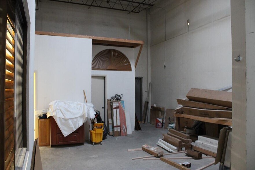 More Photos Of 11020 Argal Ct, El Paso Warehouse For Sale