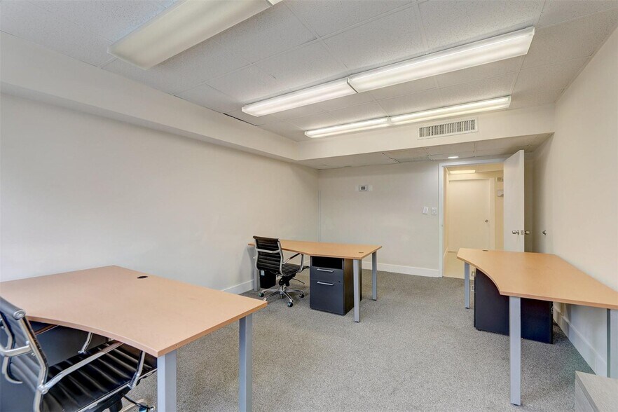 More Photos Of 825 Brickell Bay Dr, Miami Apartments For Lease