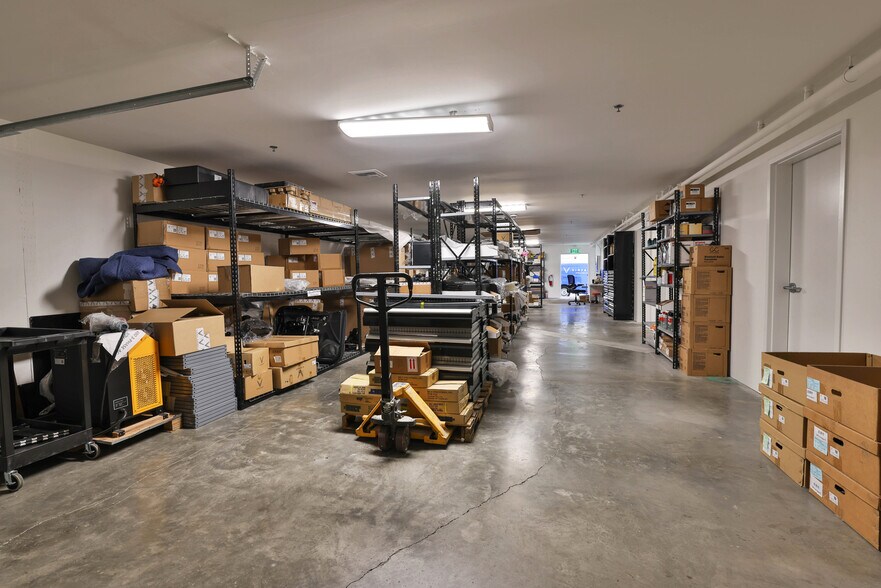 More Photos Of 3230 Auto Plz, Richmond Auto Dealership For Lease