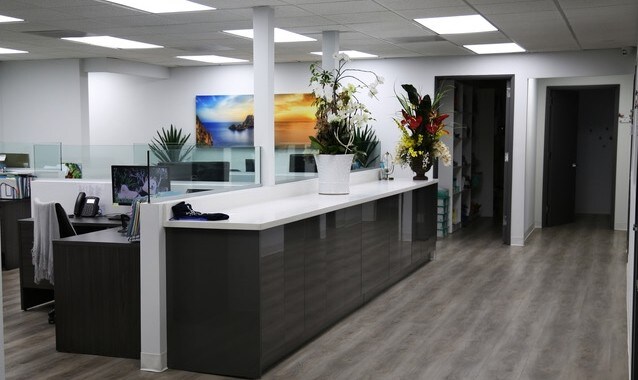 More Photos Of 19935 Ventura Blvd, Woodland Hills Office For Sale