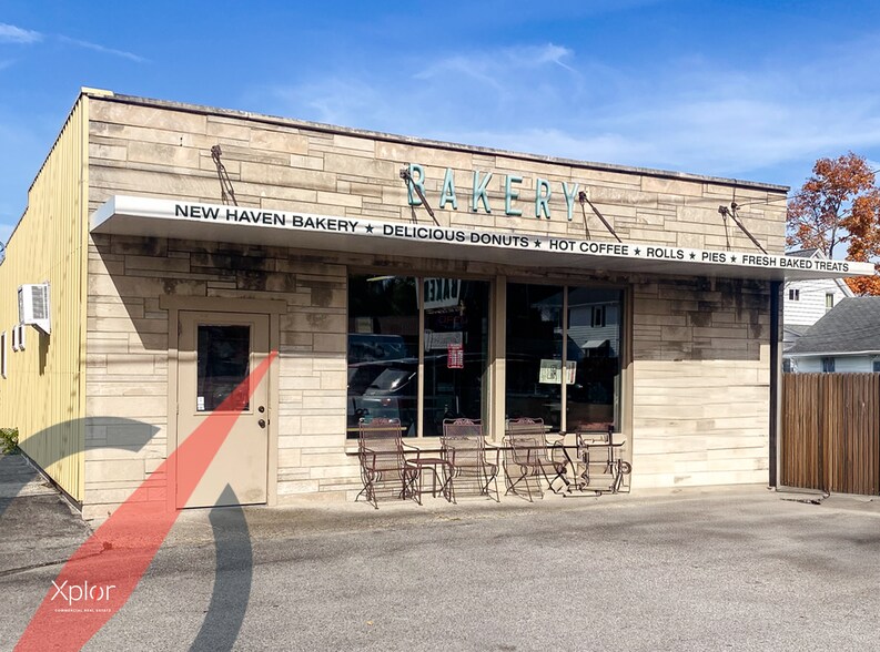 Primary Photo Of 915 E Lincoln Hwy, New Haven Restaurant For Sale