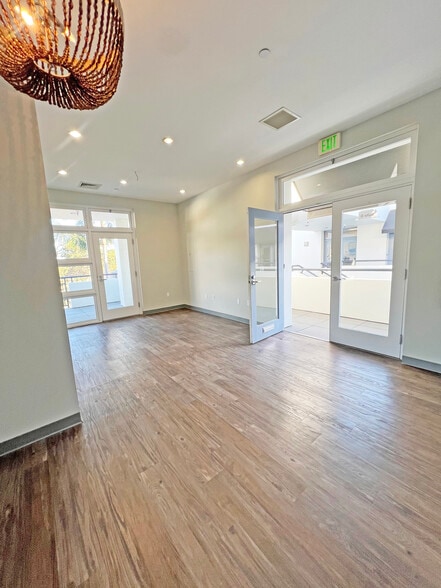 More Photos Of 136 W Canon Perdido St, Santa Barbara Office For Lease