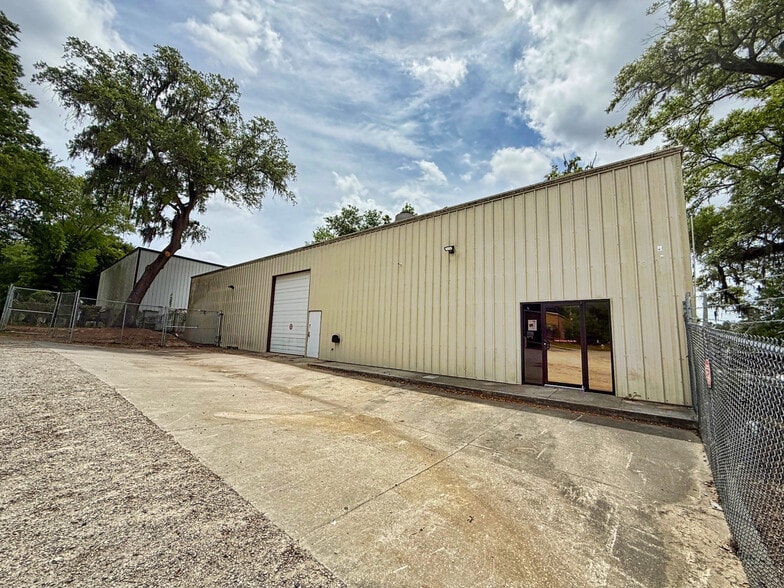 Primary Photo Of 7266 Cross Park Dr, Charleston Warehouse For Lease