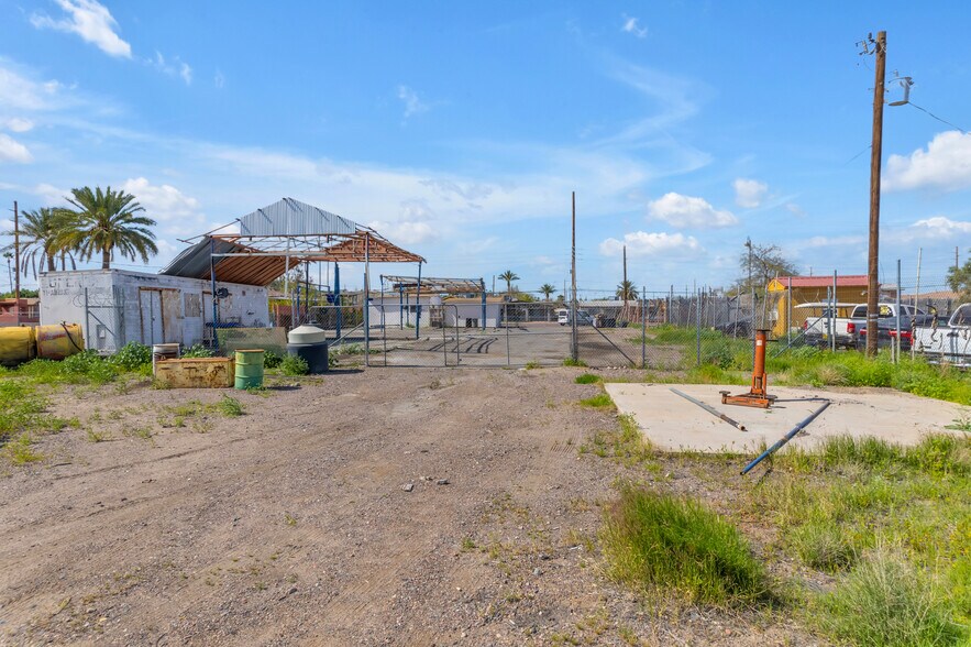 More Photos Of 8027 S Avenida del Yaqui, Guadalupe Office For Sale