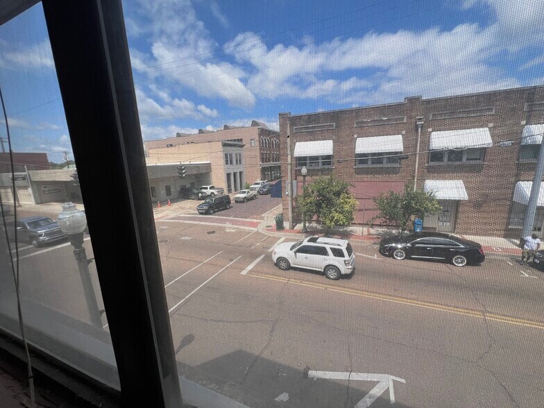 More Photos Of 305 W Market St, Greenwood Office Residential For Sale
