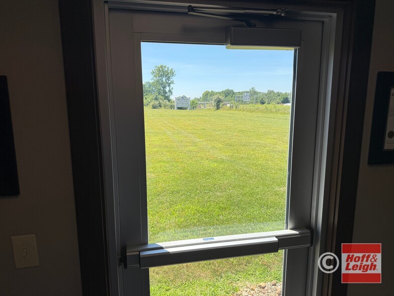 More Photos Of 1680 Industrial Pky, Brunswick Office For Sale