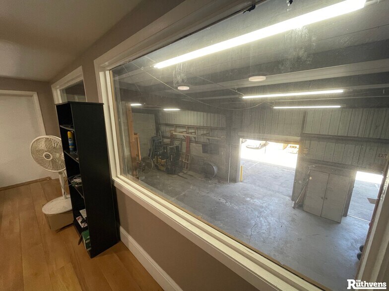 More Photos Of 3903 Industry Blvd, Lakeland Warehouse For Lease