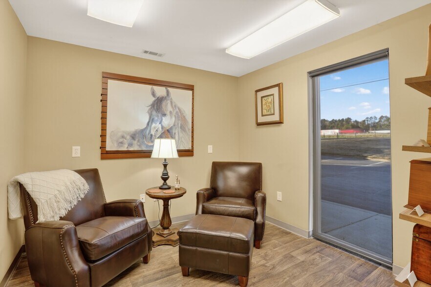 More Photos Of 1595 Access Rd, Covington Storefront For Sale