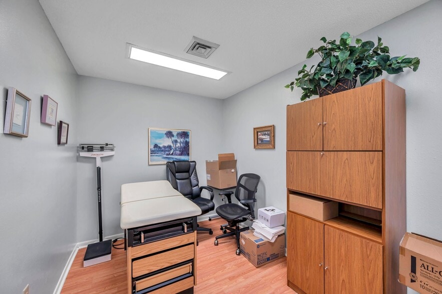 More Photos Of 561 S Duncan Ave, Clearwater Medical For Sale