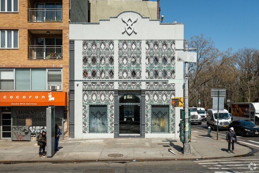 More Photos Of 18-20 Delancey St, New York Storefront Retail Office For Lease